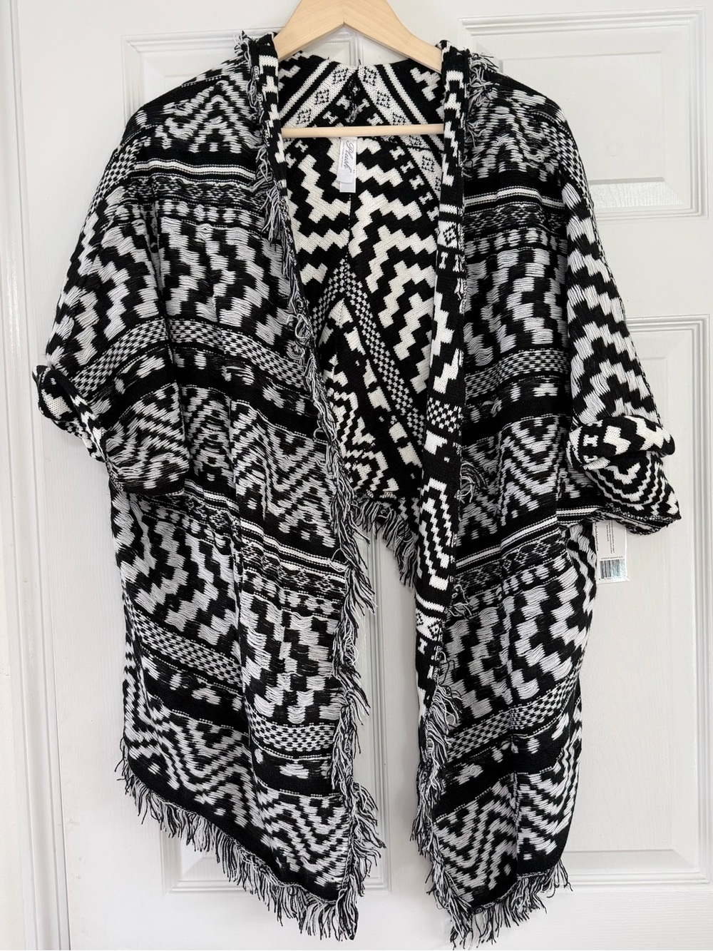 NWT Plush Apparel Black White Boho Fringe Cardigan Shrug One Size Fits Most